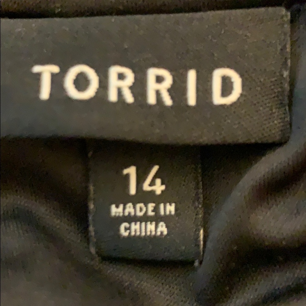 ( 107 likes already ) TORRID retro dress pin up style black w/polka dots - Picture 6 of 6